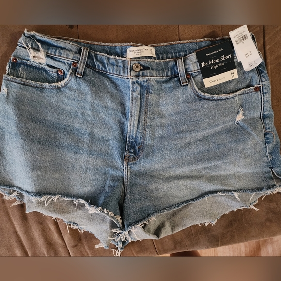 Abercrombie Jean short - Picture 1 of 2